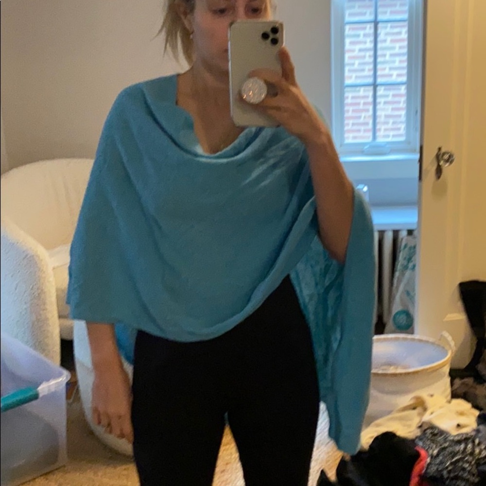 NET cashmere poncho